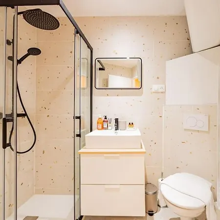 Apartamento Charme Parisien 6 Personnes, 2 Chambres, 19eme *