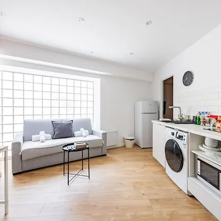 Charme Parisien 6 Personnes, 2 Chambres, 19eme París