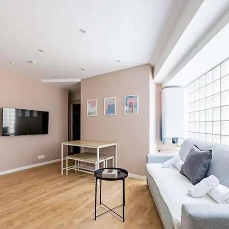 Charme Parisien 6 Personnes, 2 Chambres, 19eme Daire Paris