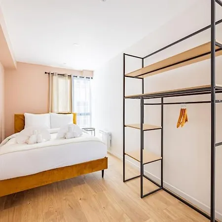 Charme Parisien 6 Personnes, 2 Chambres, 19eme Daire