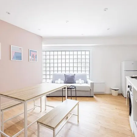 Daire Charme Parisien 6 Personnes, 2 Chambres, 19eme Paris